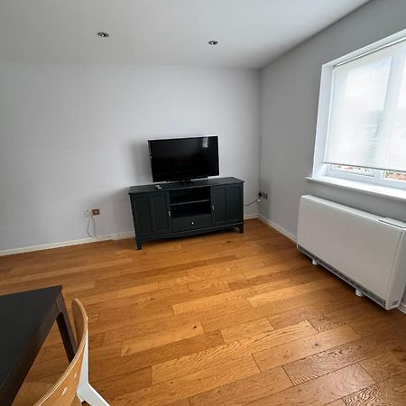2-Bedroom Flat Walking Distance To Excel London - Perfect Location! Esterno foto