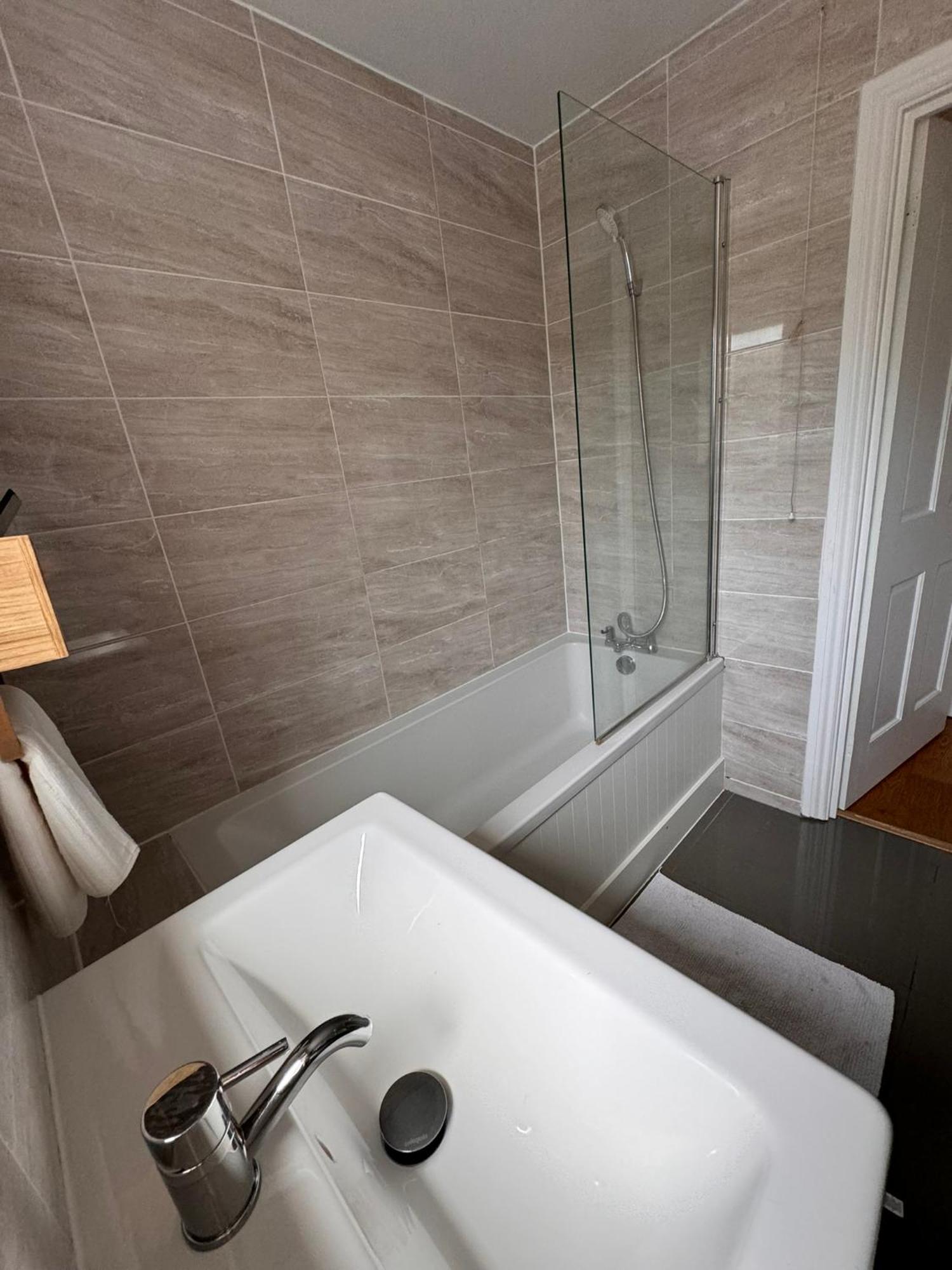 2-Bedroom Flat Walking Distance To Excel London - Perfect Location! Esterno foto