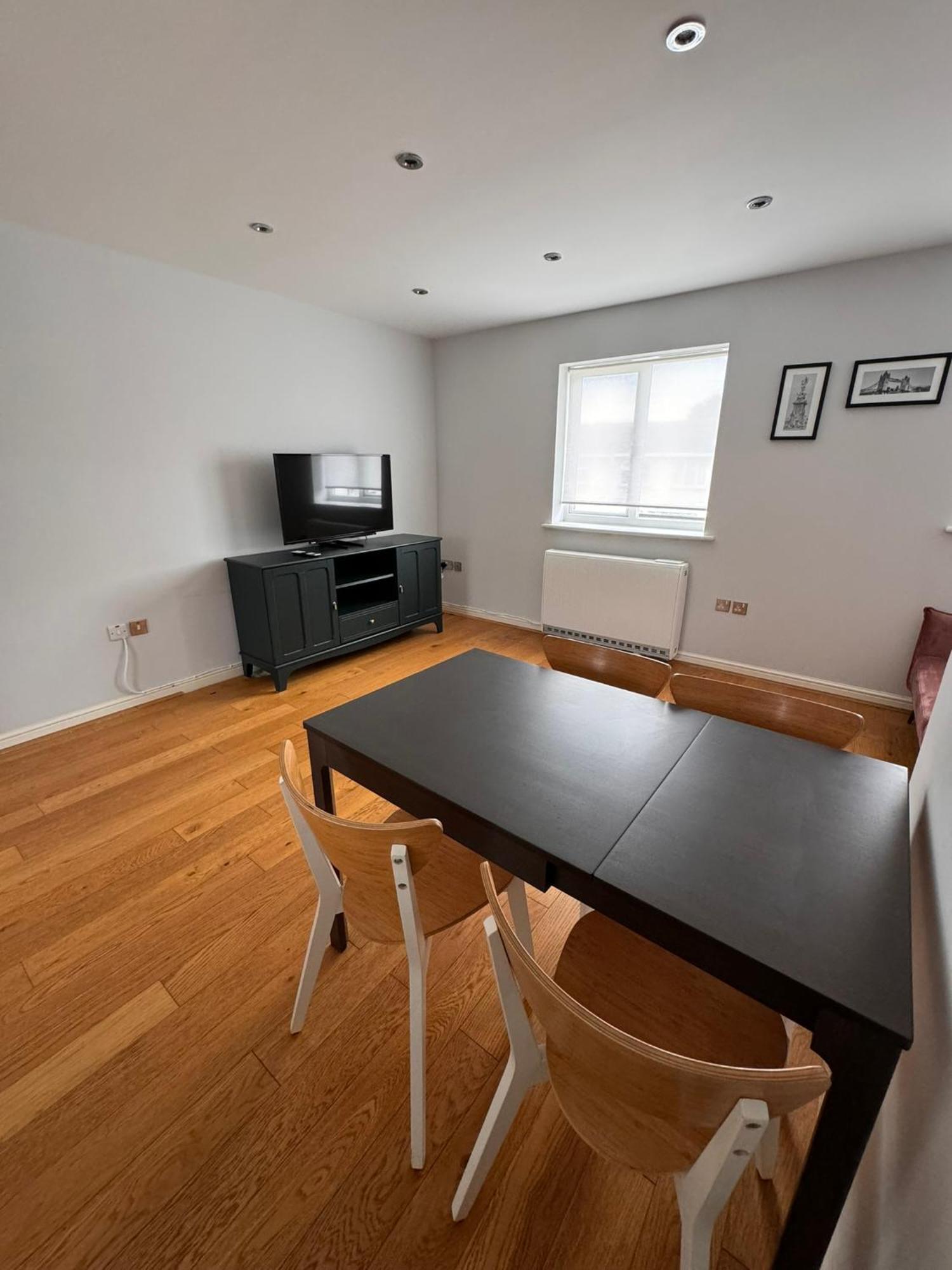 2-Bedroom Flat Walking Distance To Excel London - Perfect Location! Esterno foto