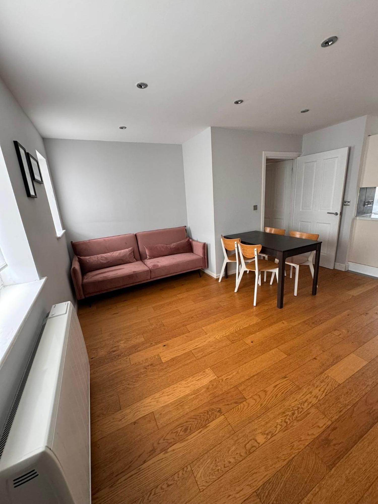 2-Bedroom Flat Walking Distance To Excel London - Perfect Location! Esterno foto